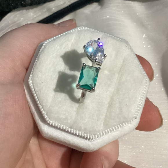 💋Adjustable Sterling Silver Open  Cz Diamond & Emerald Ring - Picture 15 of 17